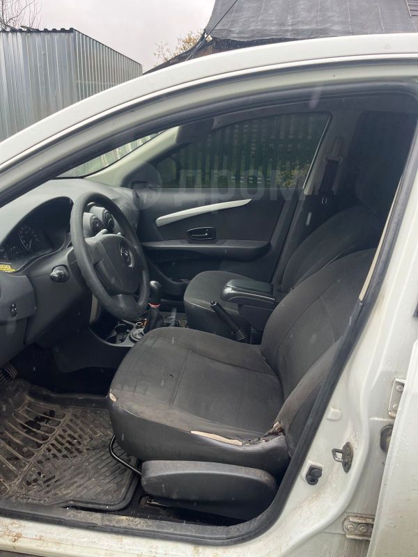  Nissan Almera 2015 , 200000 , 