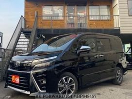    Toyota Voxy 2020 , 1750000 , 