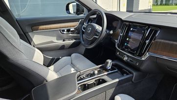  V90, 2022