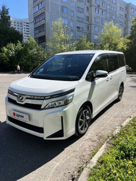    Toyota Voxy 2018 , 2550000 , 