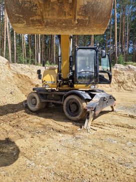   Caterpillar 318D2 L 2012 , 6400000 , 