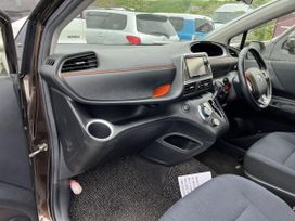   Toyota Sienta 2015 , 1430000 , 
