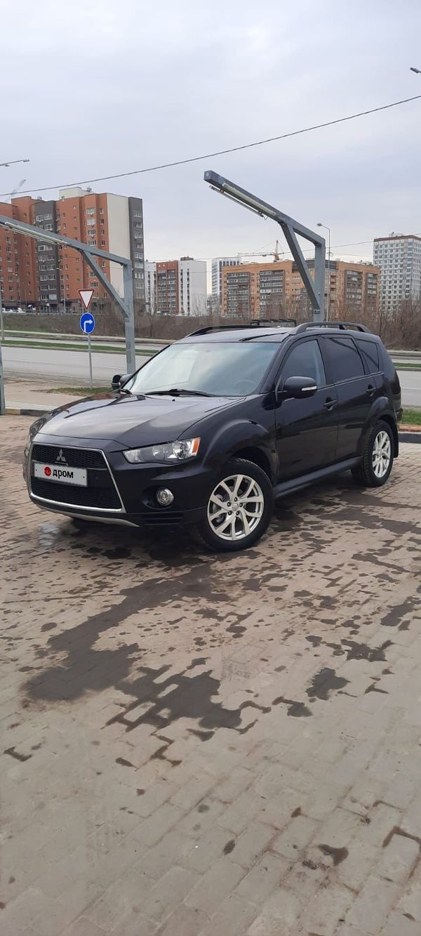 SUV   Mitsubishi Outlander 2011 , 1395000 , 