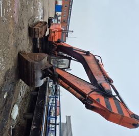   Hitachi ZX330 2001 , 2600000 , 