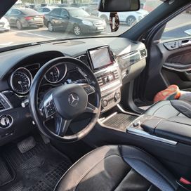 SUV   Mercedes-Benz GL-Class 2013 , 3000000 , 