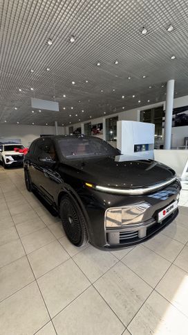 SUV   Li L7 2023 , 5000000 , -