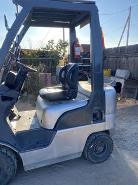   Nissan 17ZPL01M18W 2006 , 1070000 , 