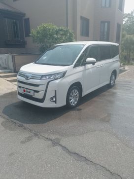   Toyota Noah 2022 , 3700000 , 