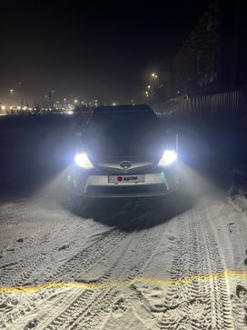    Toyota Prius Alpha 2012 , 1150000 , 