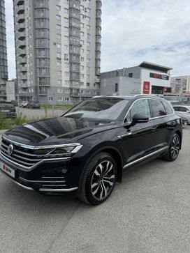 SUV   Volkswagen Touareg 2019 , 5700000 , 