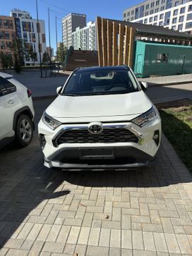 SUV   Toyota RAV4 2019 , 2700000 , 