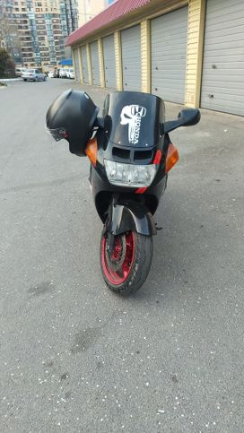 -  Honda CBR 1000F Hurricane 1992 , 300000 , 