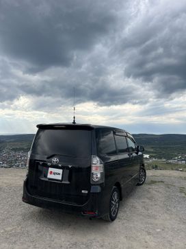    Toyota Voxy 2008 , 1400000 , 
