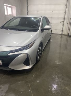  Toyota Prius Prime 2017 , 2350000 , 