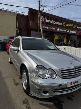 Mercedes-Benz C-Class 2005 , 730000 , 