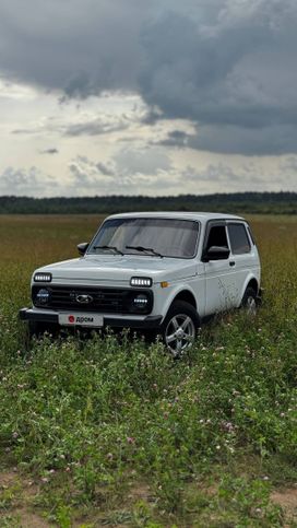  3   4x4 2121  2016 , 530000 , 