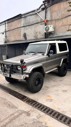  3  Toyota Land Cruiser 2003 , 2650000 , 