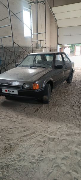  3  Ford Escort 1986 , 80000 , 