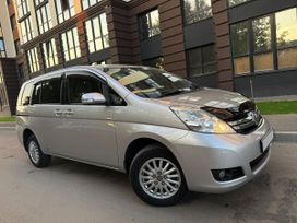    Toyota Isis 2013 , 1100000 , 