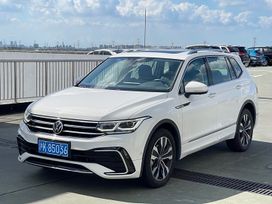 SUV   Volkswagen Tiguan L 2022 , 3010000 , 