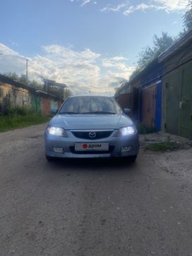  Mazda 323F 2001 , 200000 , 