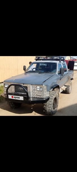  Toyota Hilux 1985 , 900000 , 