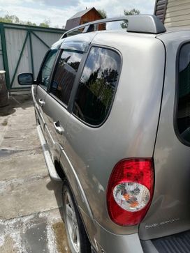 SUV   Chevrolet Niva 2013 , 700000 , 