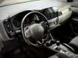 SUV   Mitsubishi Outlander 2016 , 1879000 , 