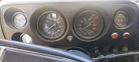  3   4x4 2121  1987 , 110000 , 