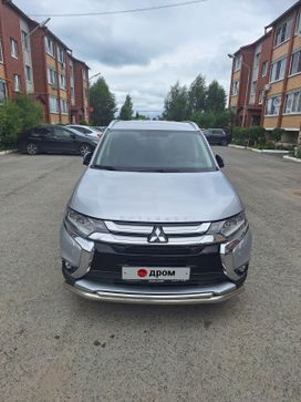 SUV   Mitsubishi Outlander 2017 , 2400000 , 