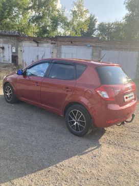  Kia Ceed 2010 , 700000 , 
