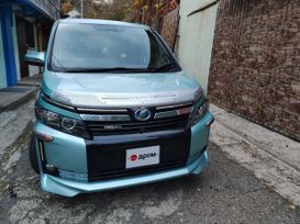    Toyota Voxy 2014 , 2050000 , 