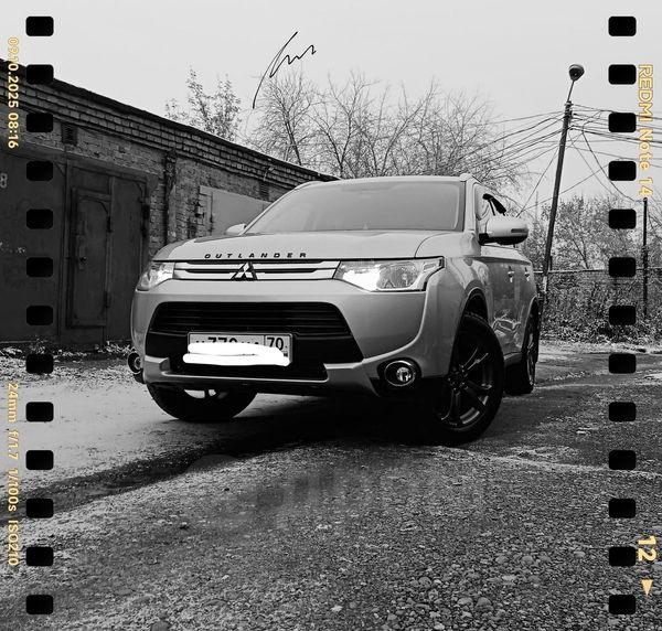 SUV   Mitsubishi Outlander 2014 , 1740000 , 