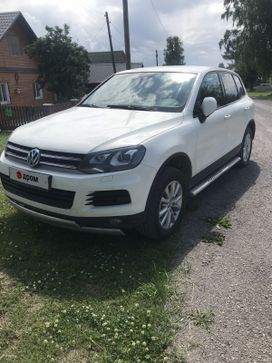 SUV   Volkswagen Touareg 2011 , 2350000 , 