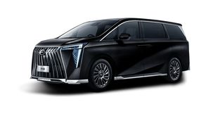  M8, 2024