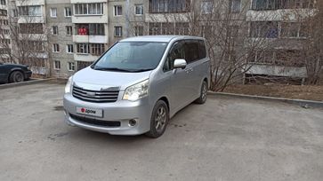    Toyota Noah 2013 , 1550000 , 
