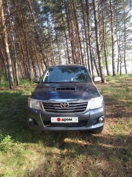  Toyota Hilux 2014 , 2400000 , 