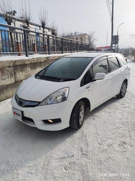  Honda Fit Shuttle 2013 , 1100000 , -