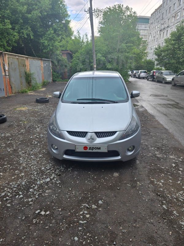    Mitsubishi Grandis 2008 , 990000 , 
