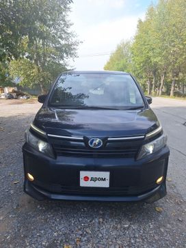    Toyota Voxy 2014 , 1900000 , 