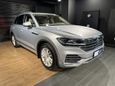 SUV   Volkswagen Touareg 2021 , 7000000 , 