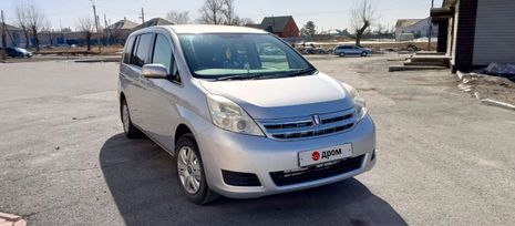    Toyota Isis 2010 , 1050000 , 