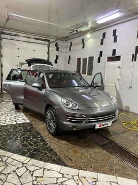 SUV   Porsche Cayenne 2014 , 3200000 , 