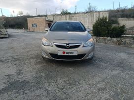 Хэтчбек Opel Astra 2010 года, 750000 рублей, Симферополь