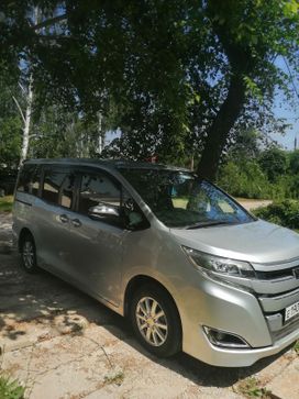    Toyota Noah 2019 , 2300000 , 