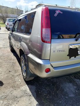 SUV   Nissan X-Trail 2004 , 900000 , 