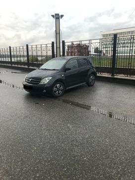  Toyota ist 2002 , 570000 , 