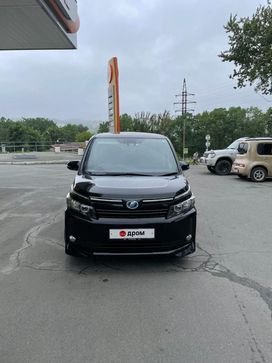    Toyota Voxy 2016 , 1860000 , 
