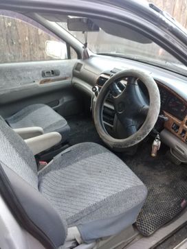  Nissan R'nessa 2001 , 450000 , -