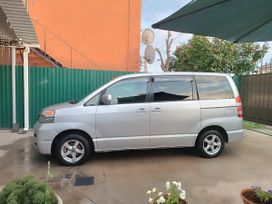    Toyota Voxy 2004 , 950000 , 